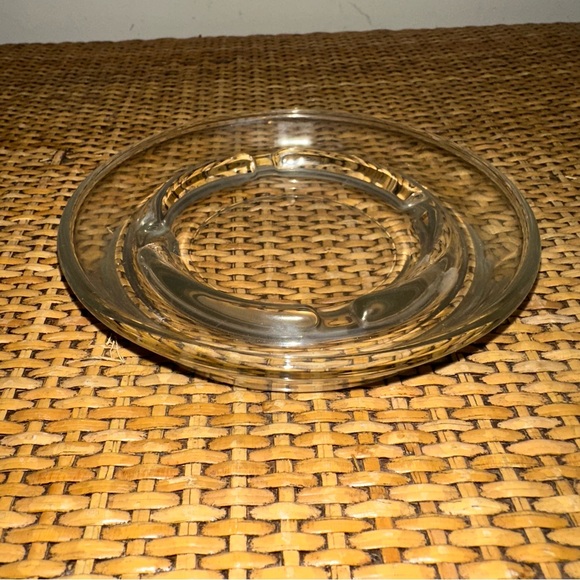 Vintage 5" Round Clear Heavy Thick Glass Ashtray Home Decor MCM Style Retro Dad - Picture 1 of 7